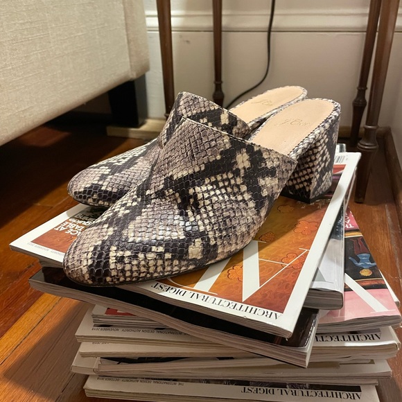 J. Crew Snakeskin Mule, size 8.5 - Picture 2 of 15